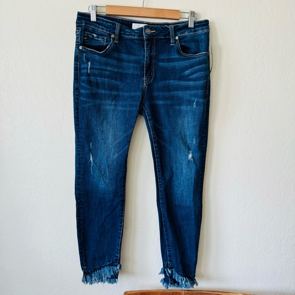KanCan | dark washed frayed ankle Estilo jeans size 15 / 31